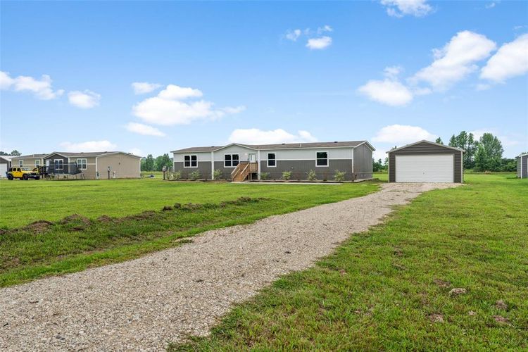 4 BED 2 Bath ON 1.25 Acres IN Tarkington ISD