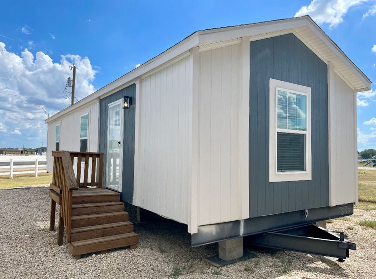 Tiny Home Show Model (Furniture Included!) 