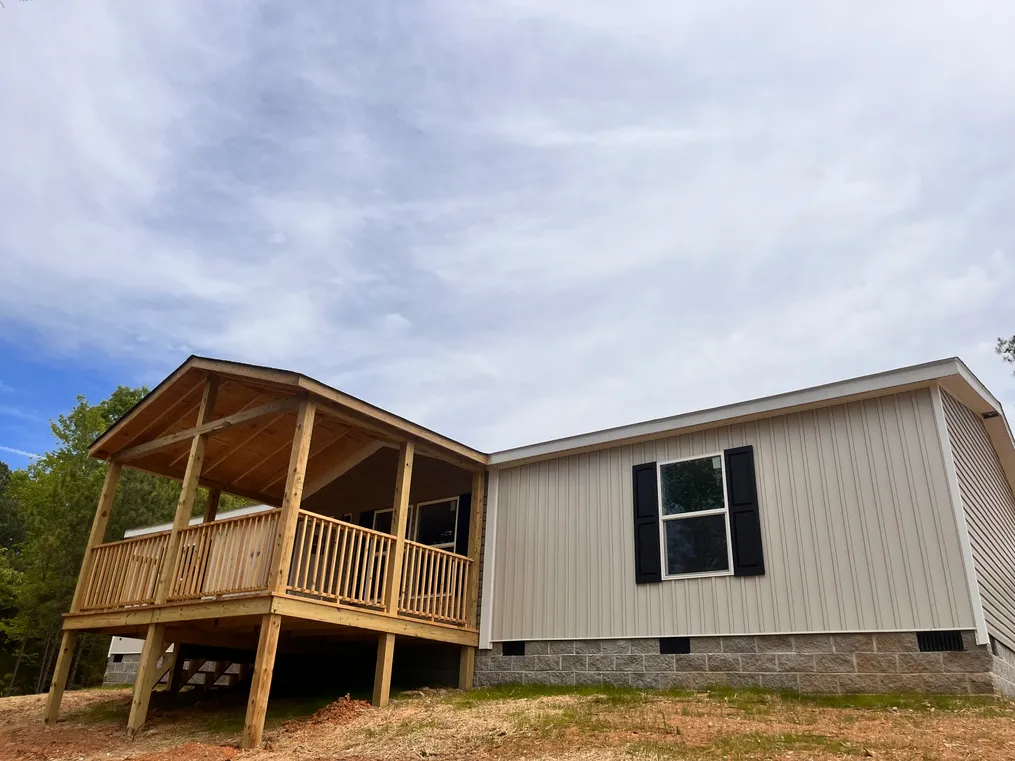 Covered Front Porch!