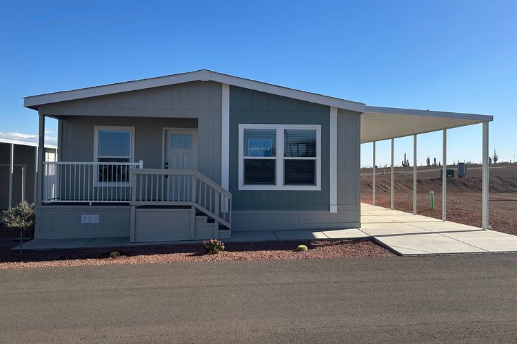 Spacious Home With Beautiful Views!