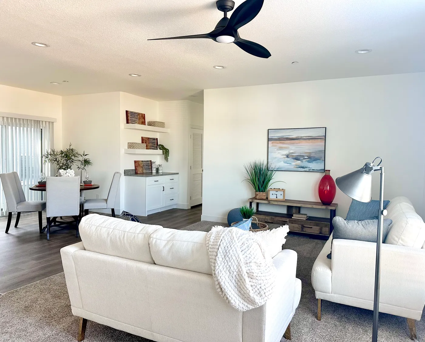 WAYLON home image