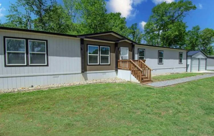 MUD Room AND Side Entrance! Study/office Area