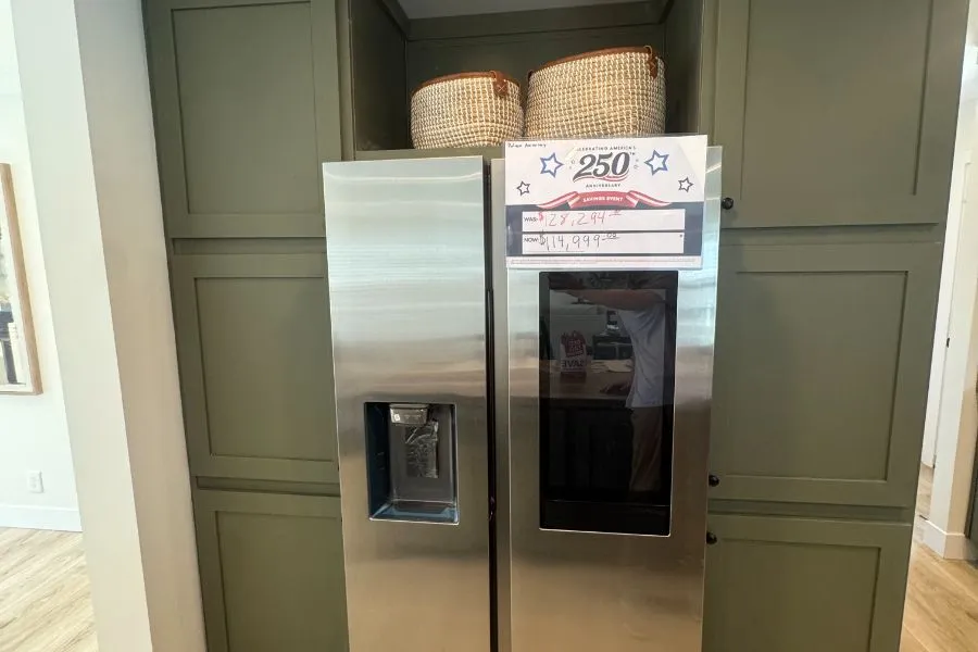 Touch Screen Fridge/deep cabinet space included