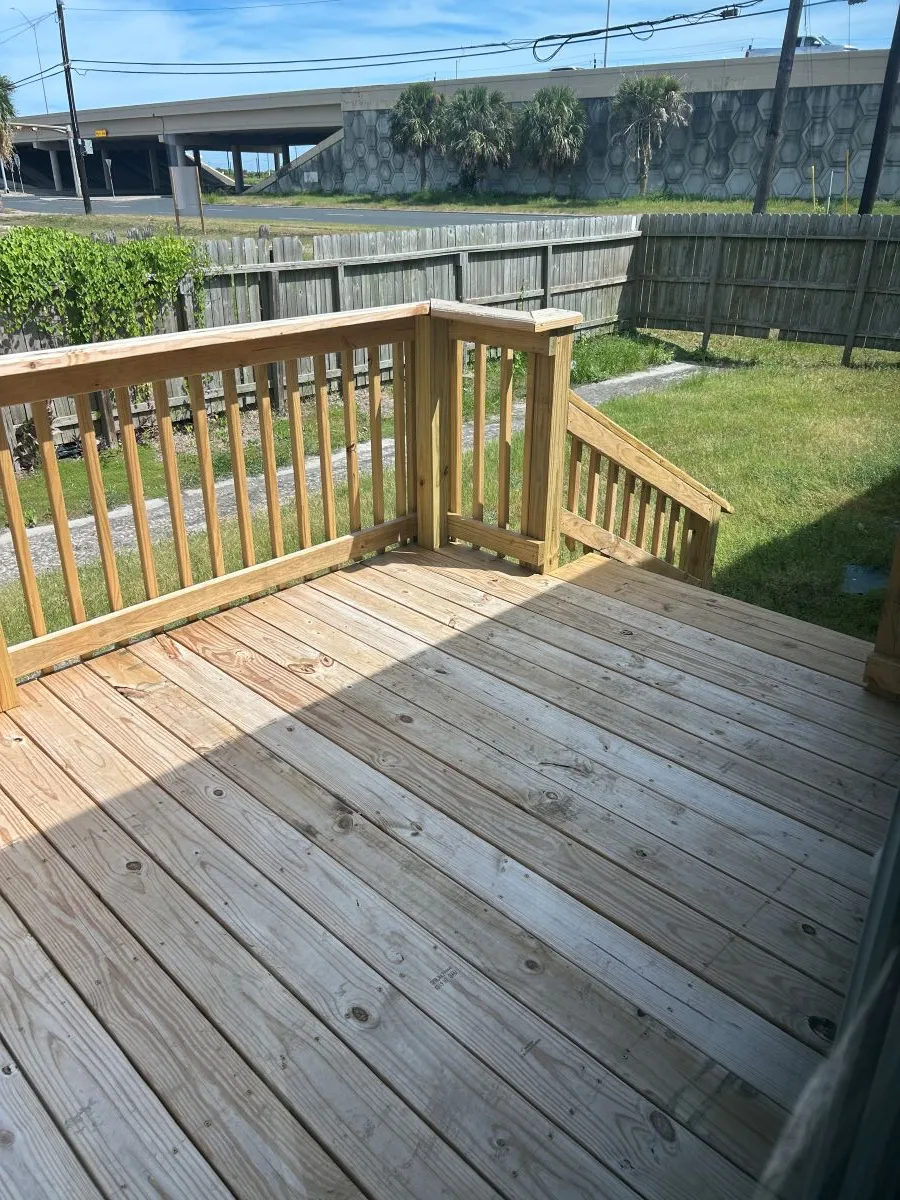 Large back deck with plenty of room for the BBQ Pit