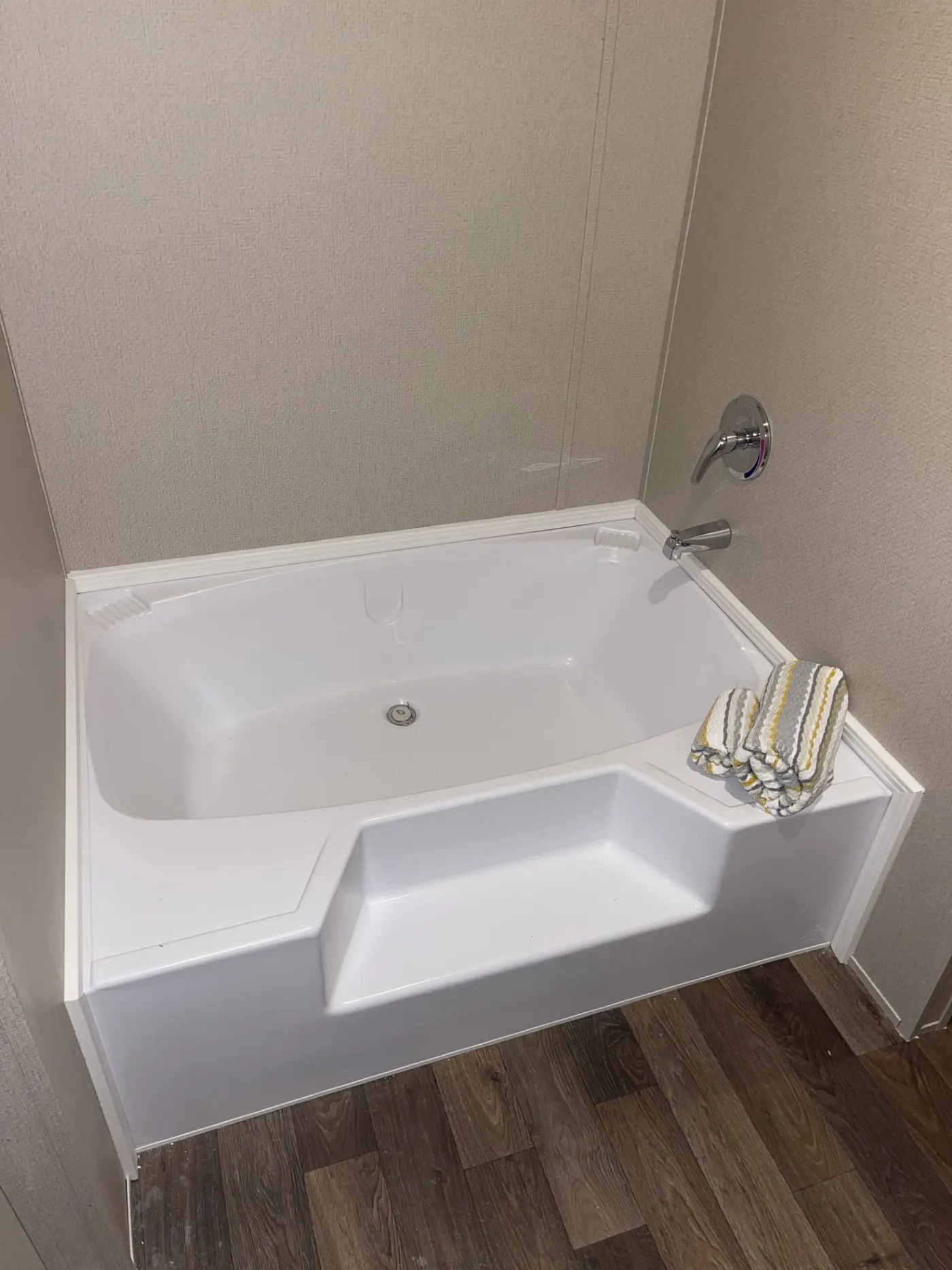 Master Bathtub