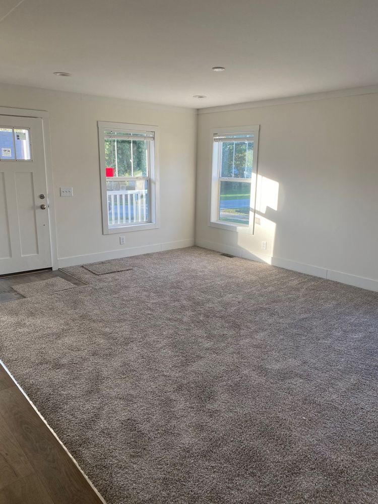 Move IN Ready-Prime Location!