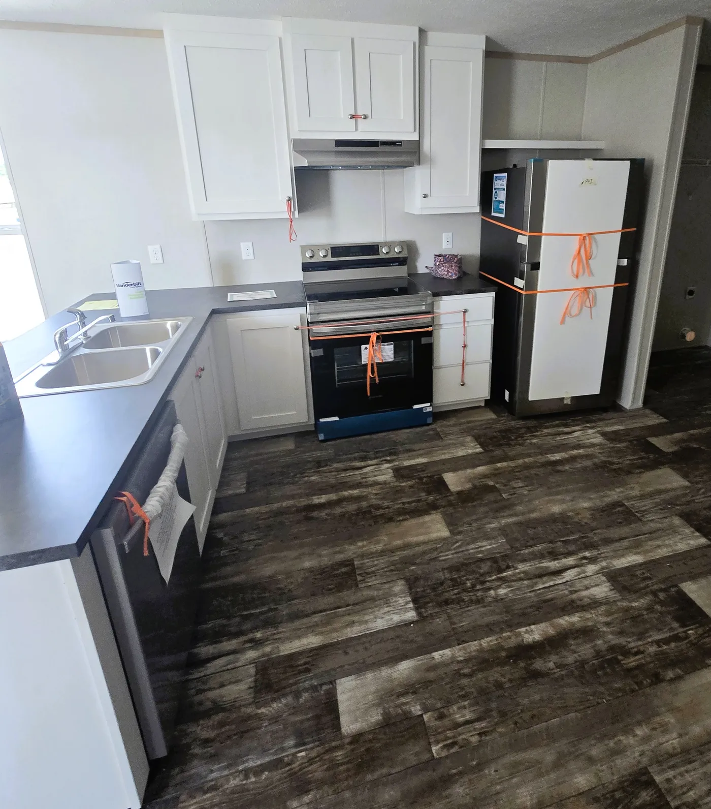Stainless Steel appliances w/dishwasher