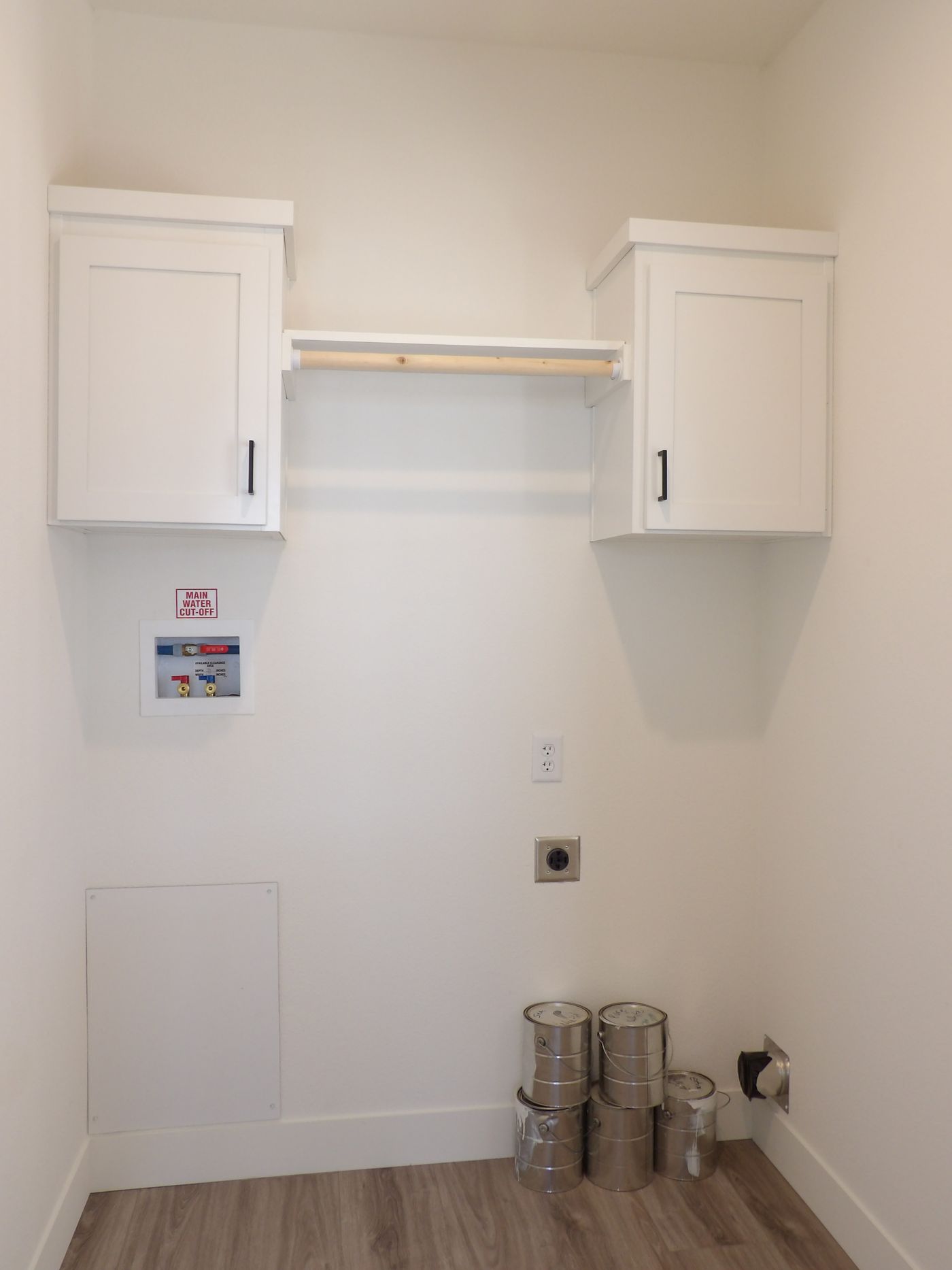 Roomy Laundry/Mud Room