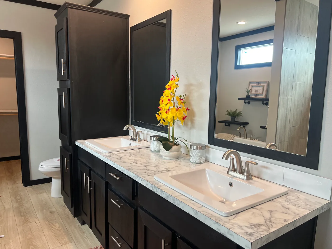 Beautiful tape and texture manufactured home  . Best deals and prices on affordable, quality, Clayton Built manufactured home in texas.