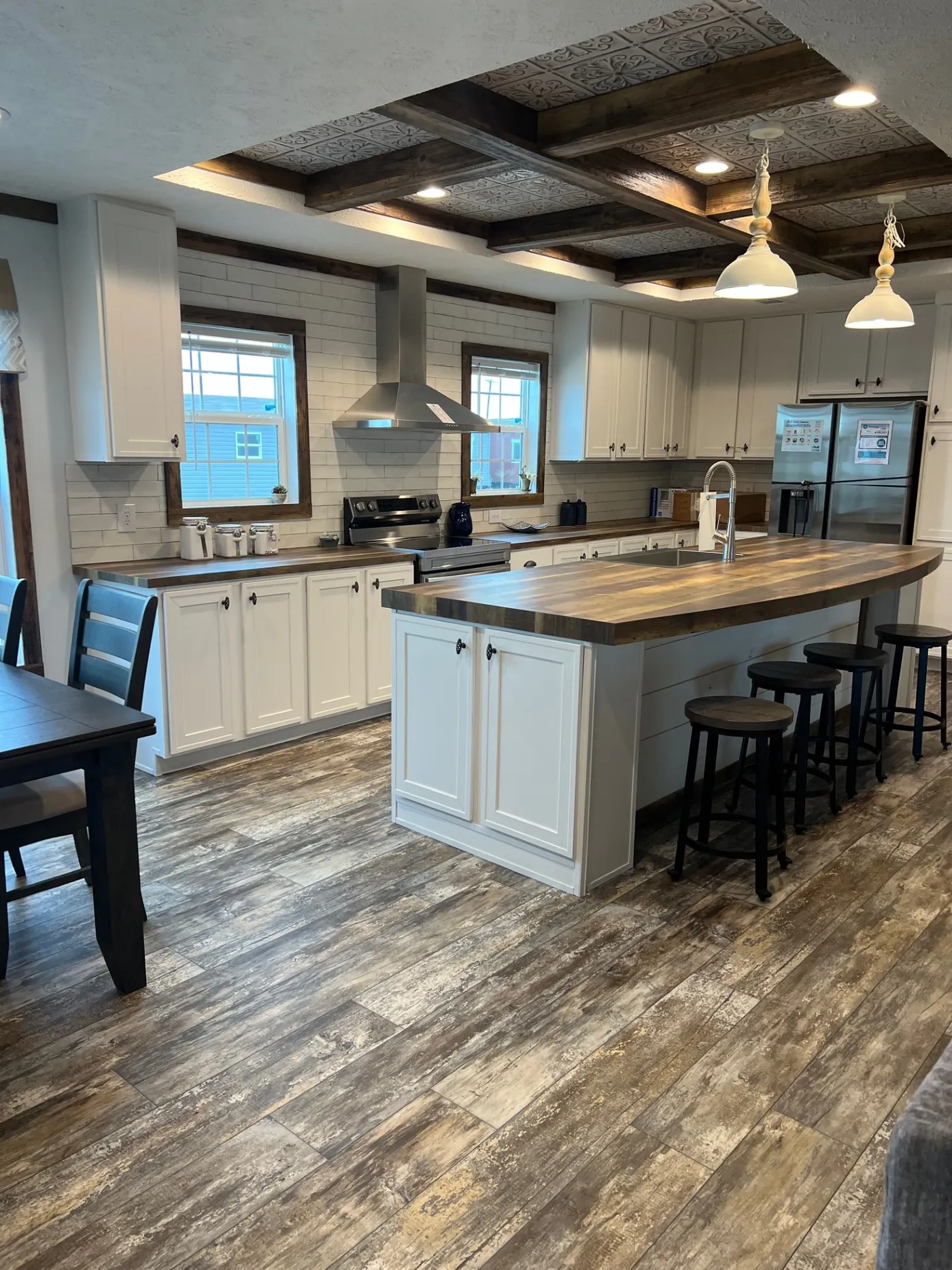 Another Look at this Amazing high ceiling