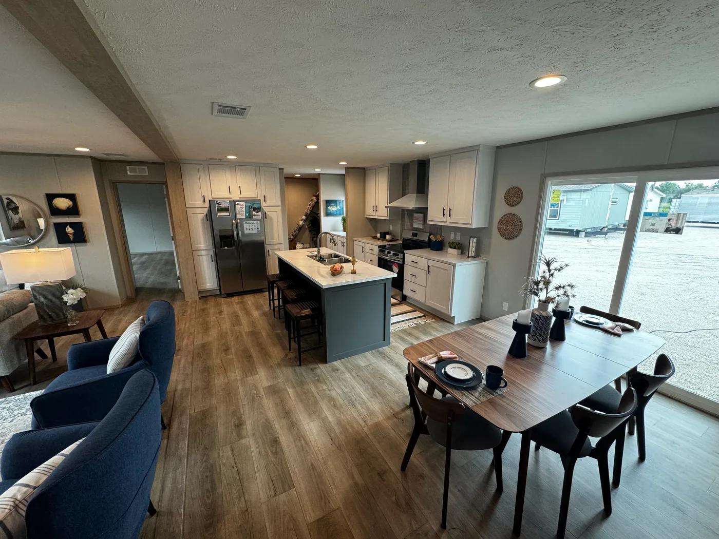 Monstrous Kitchen with Coffee bar!