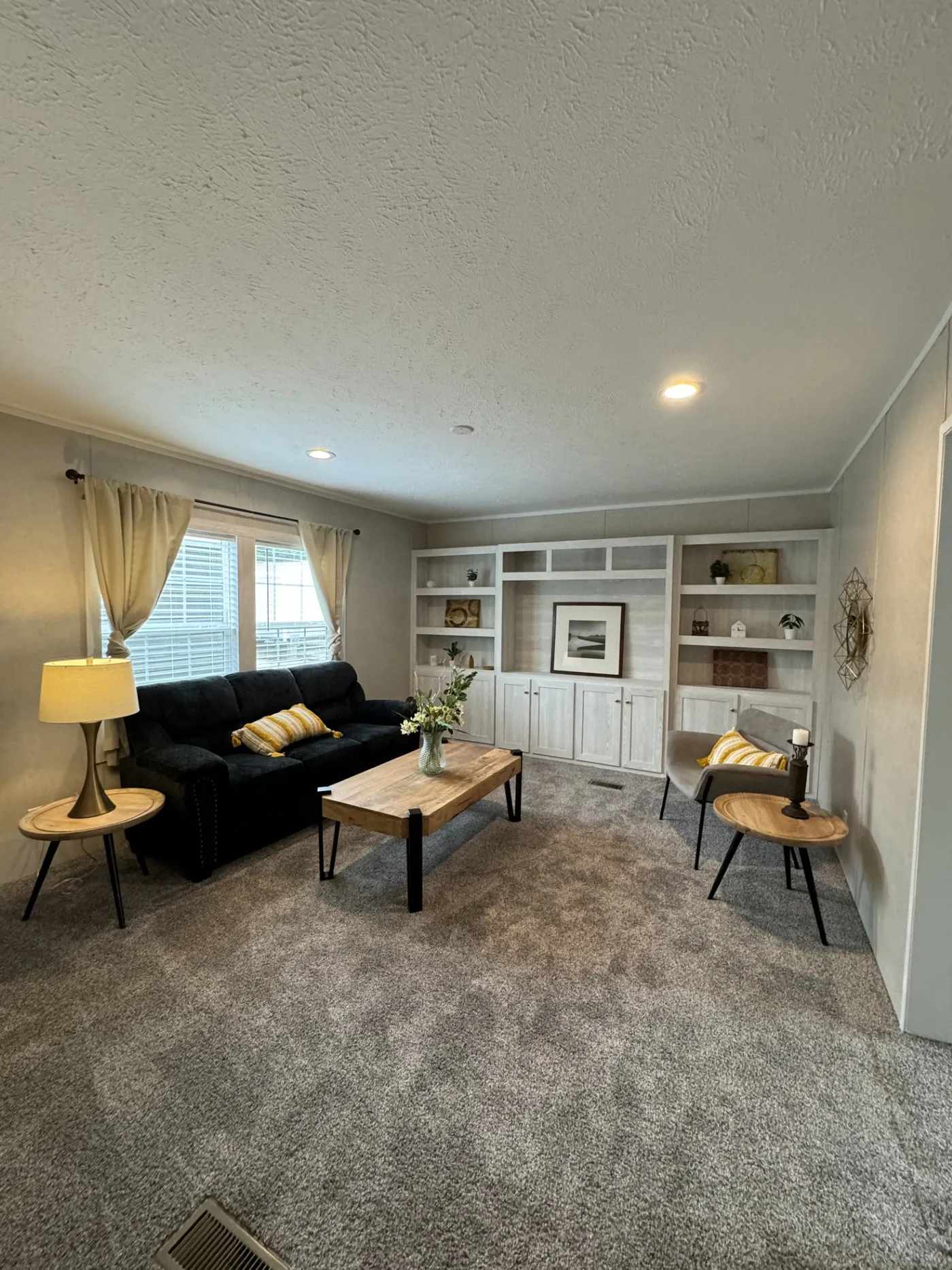 ULTRA PRO HERCULES 28X68 3BR home image