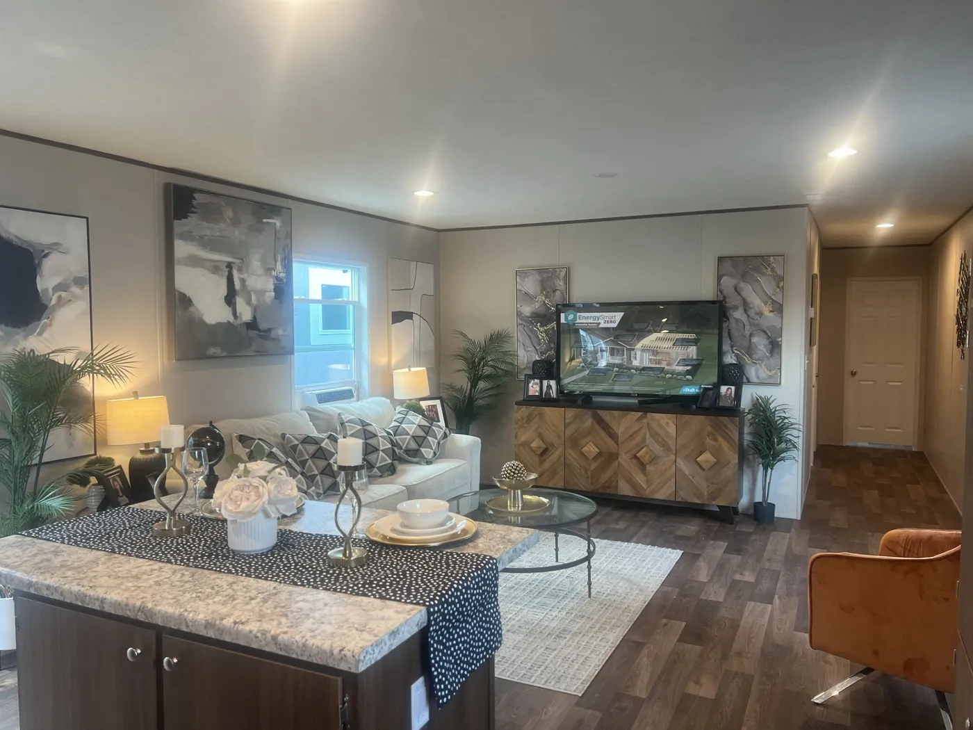 Open to kitchen and Livingroom, Very spacious
