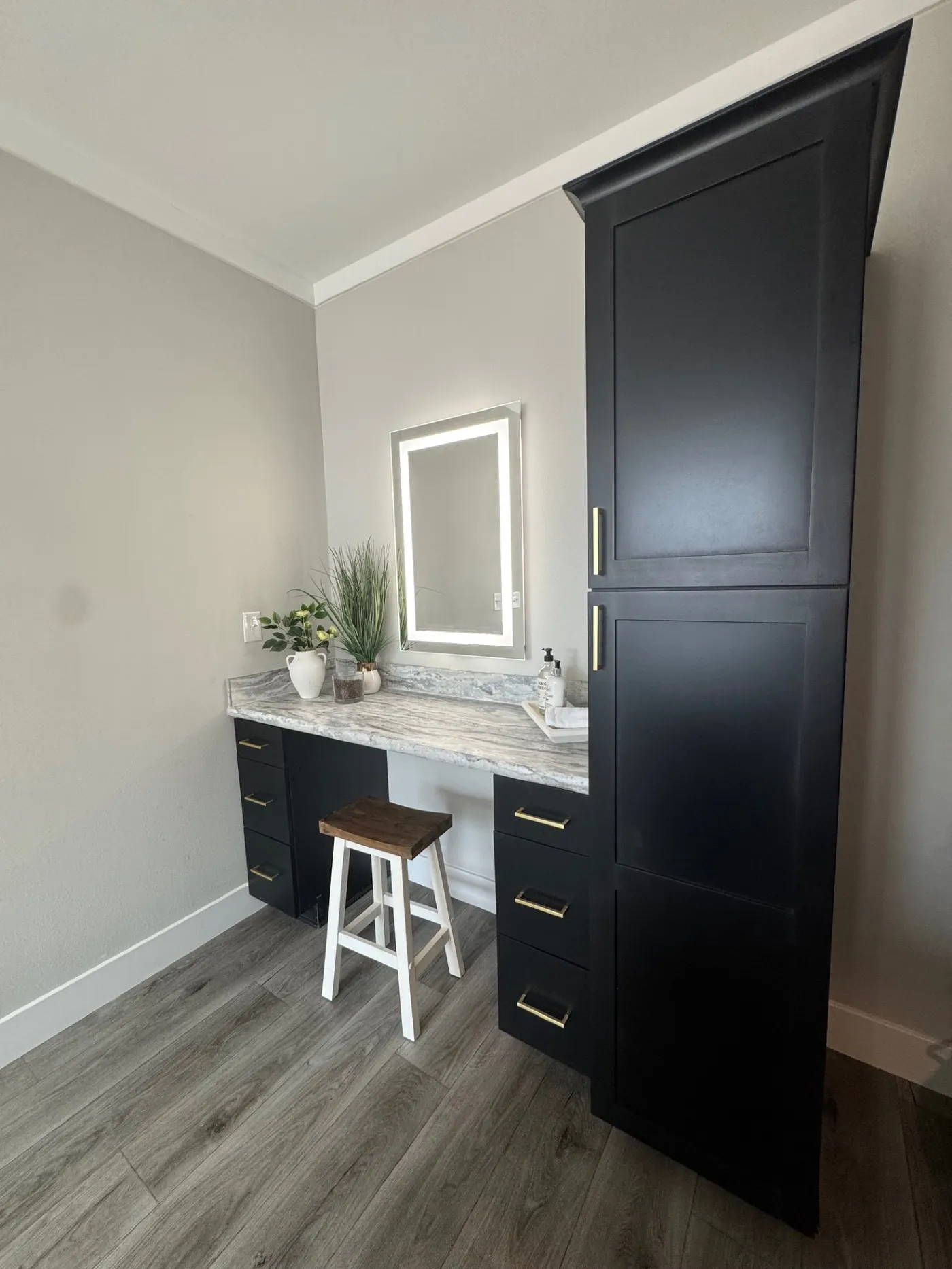 Built-in vanity with LED mirror & cabinets