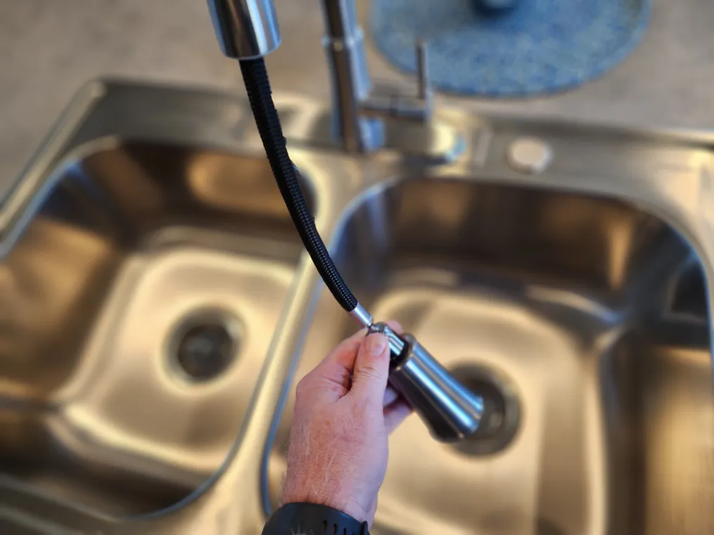 Upgraded gooseneck pull-out faucet
