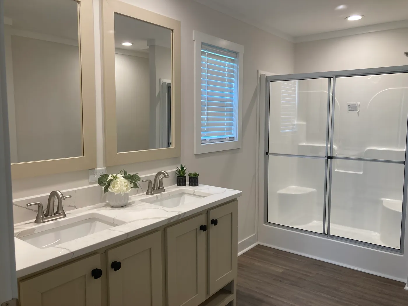 Master bath with double sink, quartz countertops, large shower!
