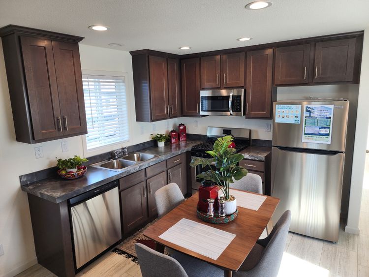 Dine in kitchen or room for an island