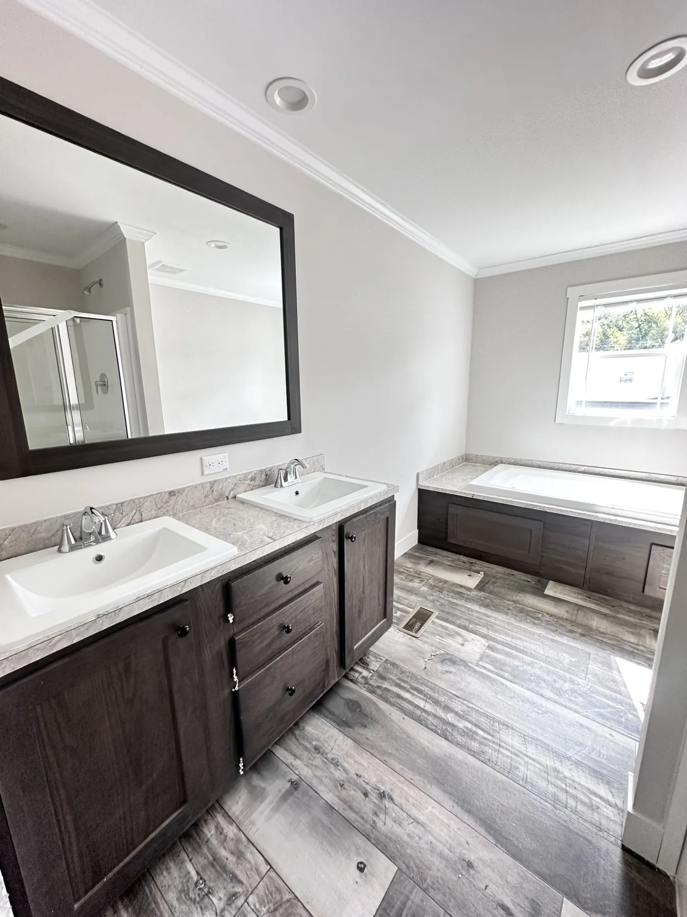 Dual Vanity 