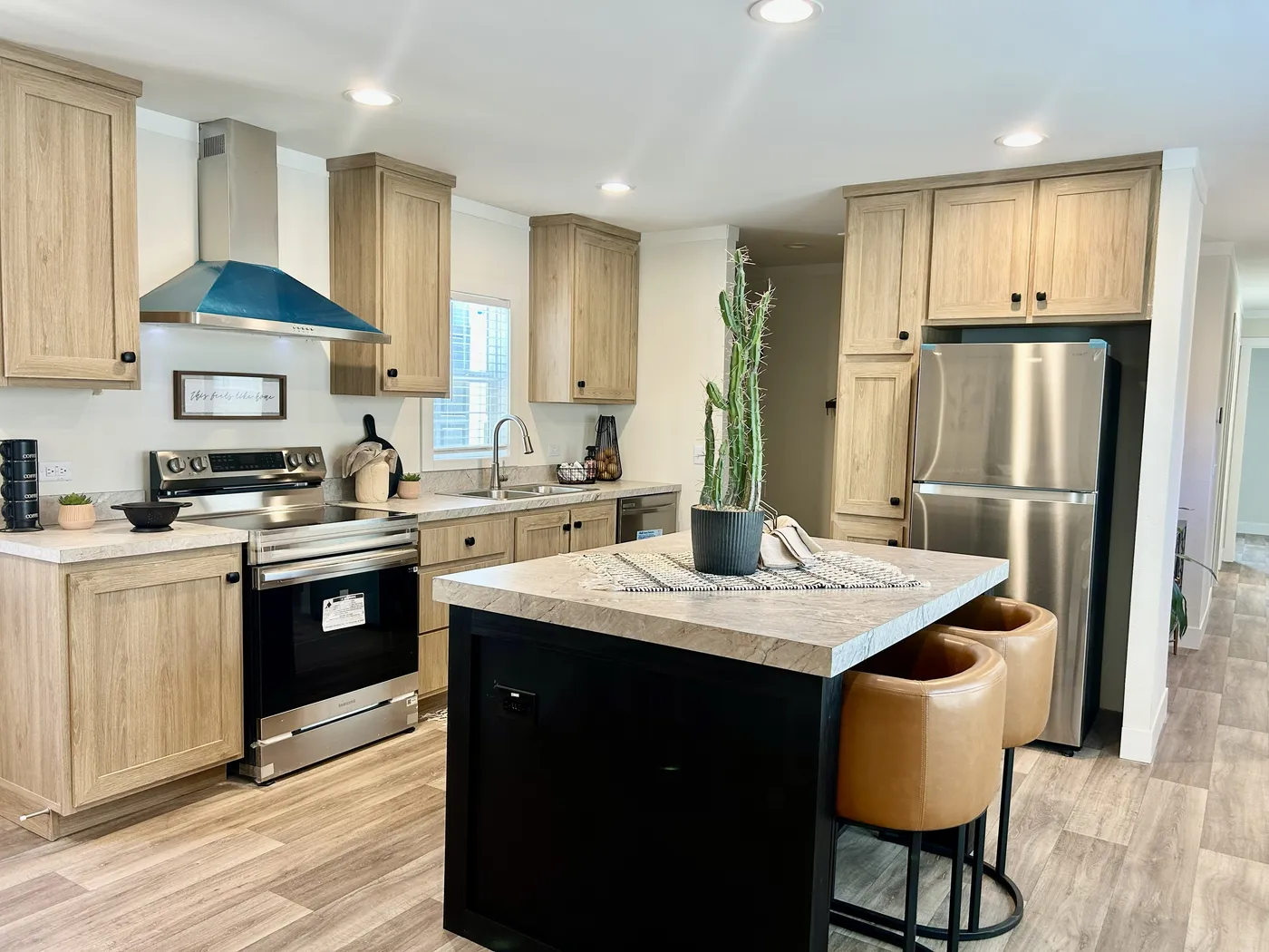 Large island Kitchen with appliances