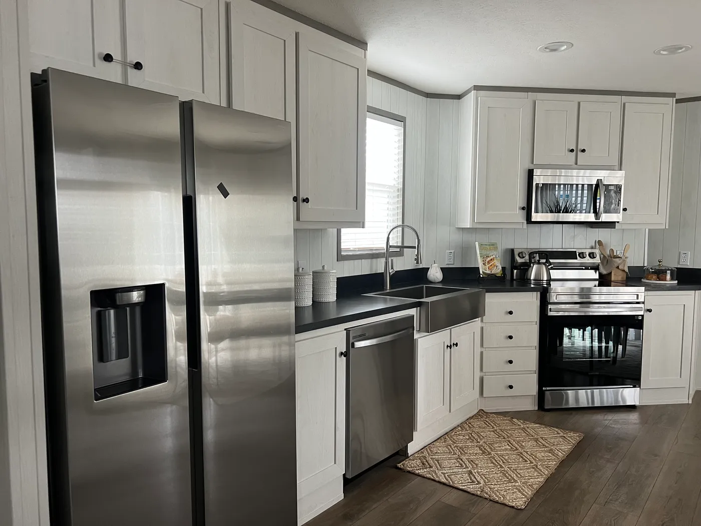 Manufacture Clayton Home Single wide 3bedrooms 2baths kitchen 