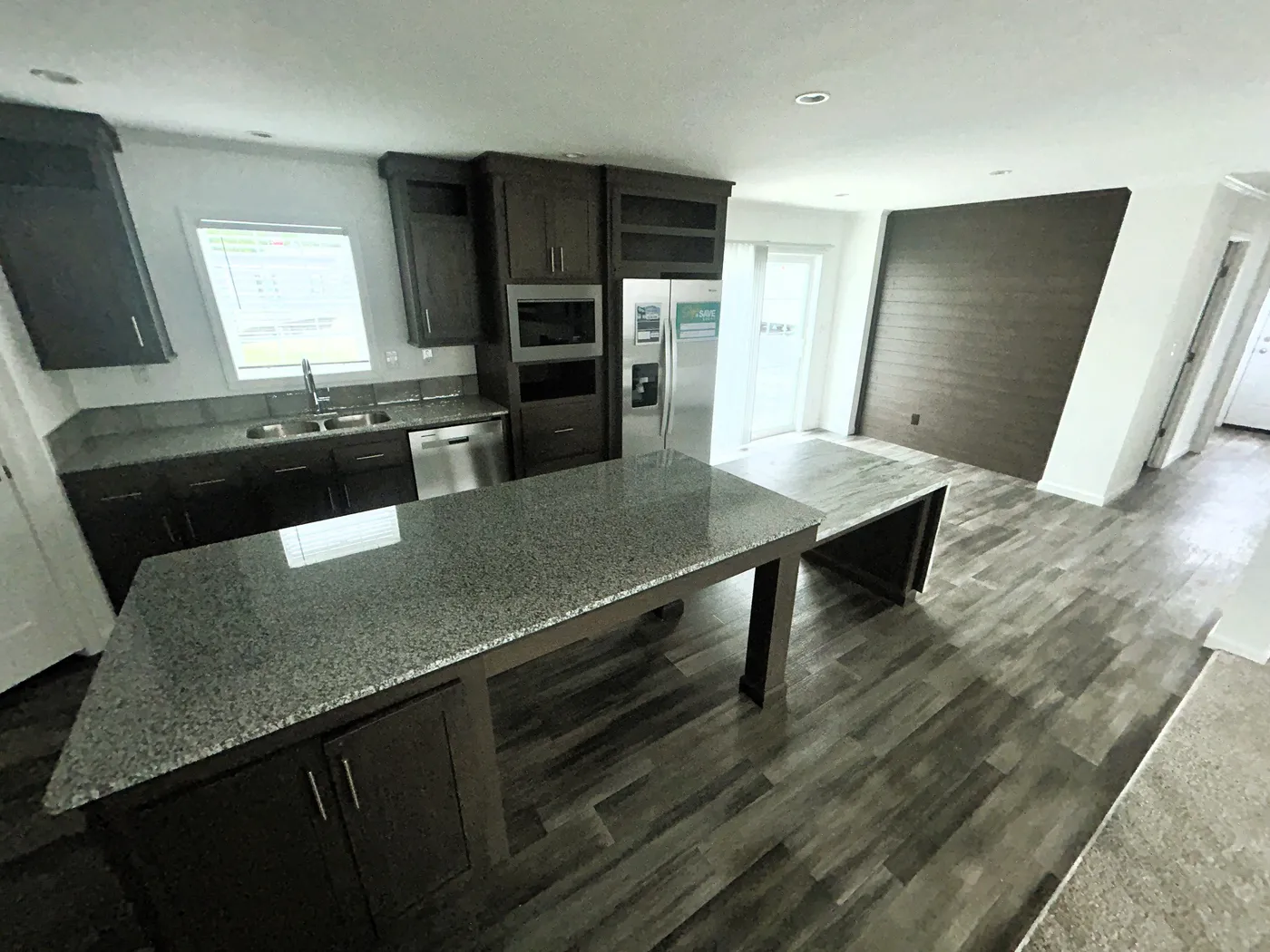 Of course, another view of the kitchen. 