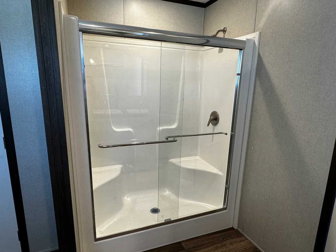 extra wide doublewide mobile home, 32x52 manufactured home, SmartPanel siding mobile home, open floorplan manufactured home, energy-efficient doublewide, walk-in shower mobile home, walk-in closet master bedroom, spacious manufactured home for sale.
