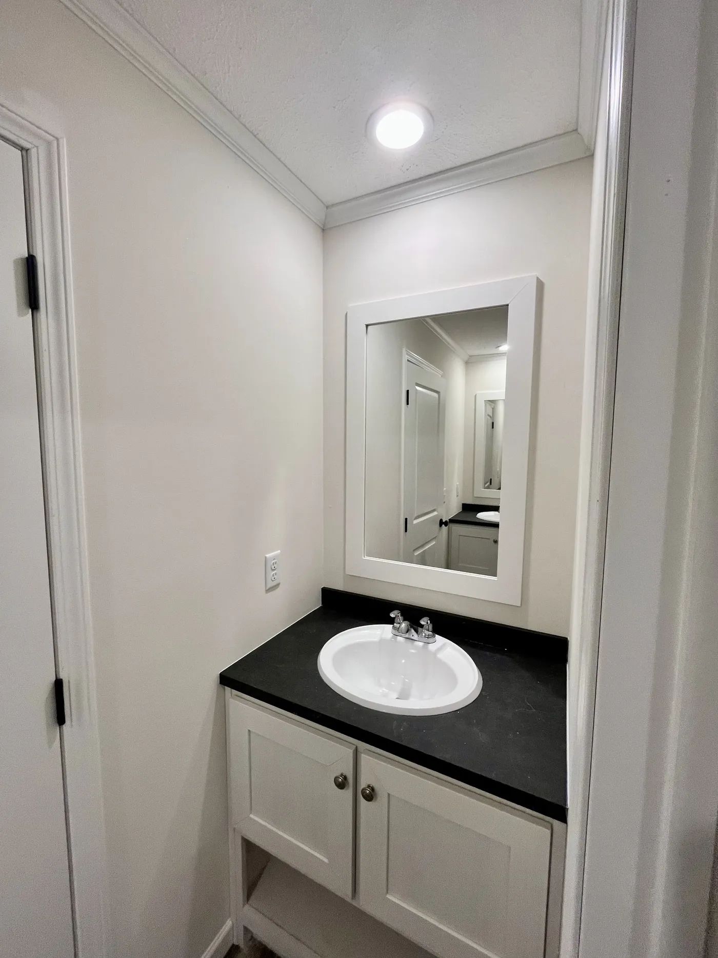 Secondary Bathroom Sink- with a secondary sink as well