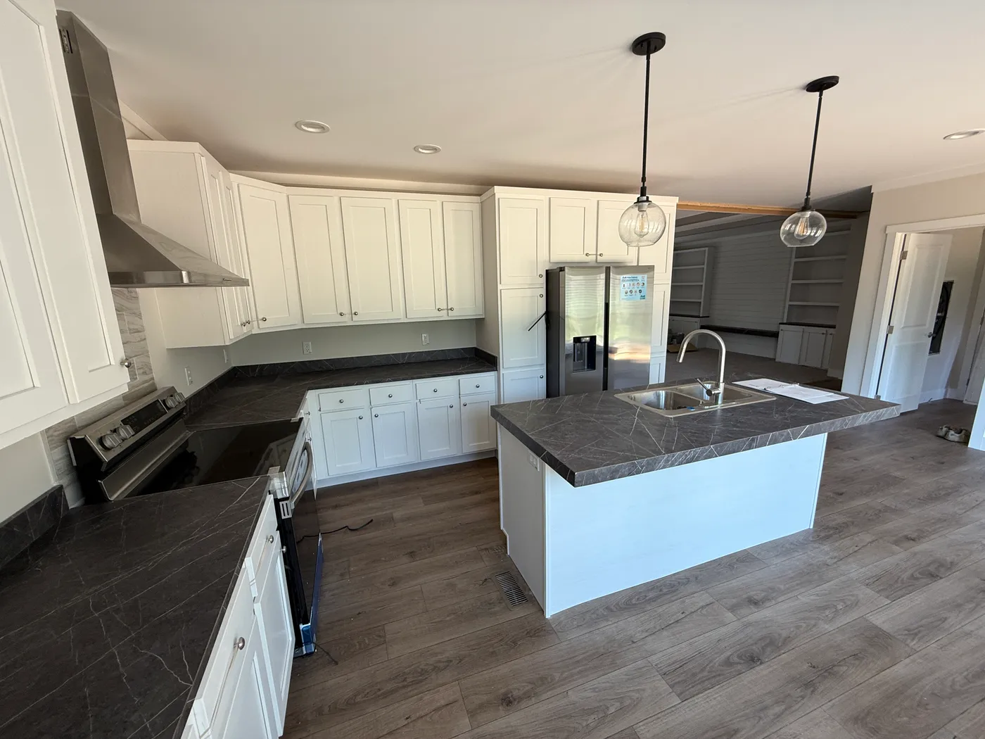 Lots of storage in kitchen!