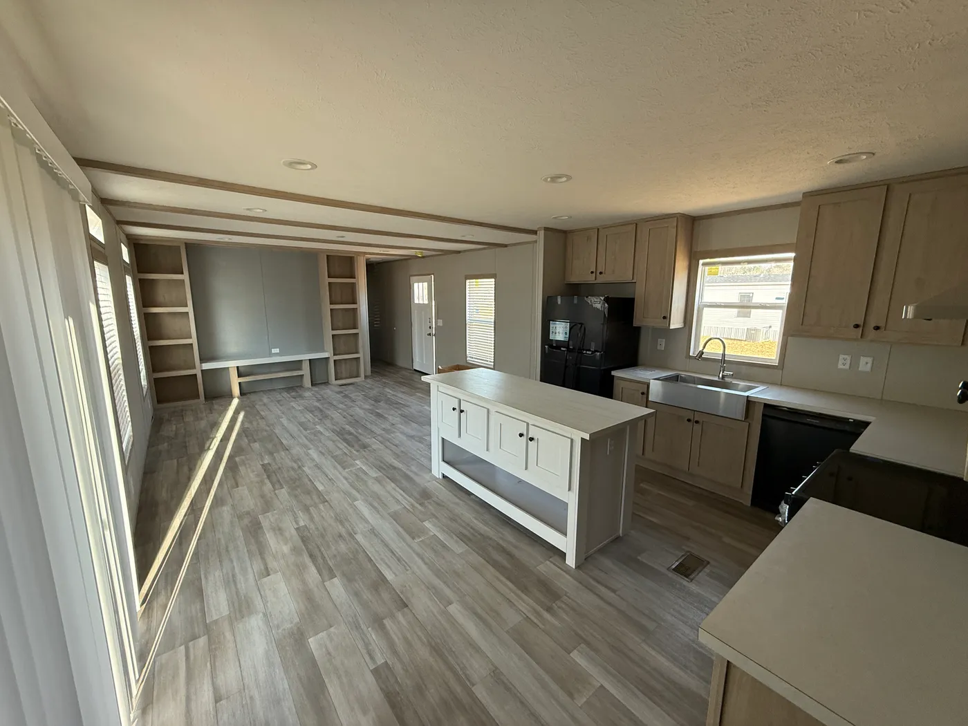 THE ANNIVERSARY ISLANDER home image