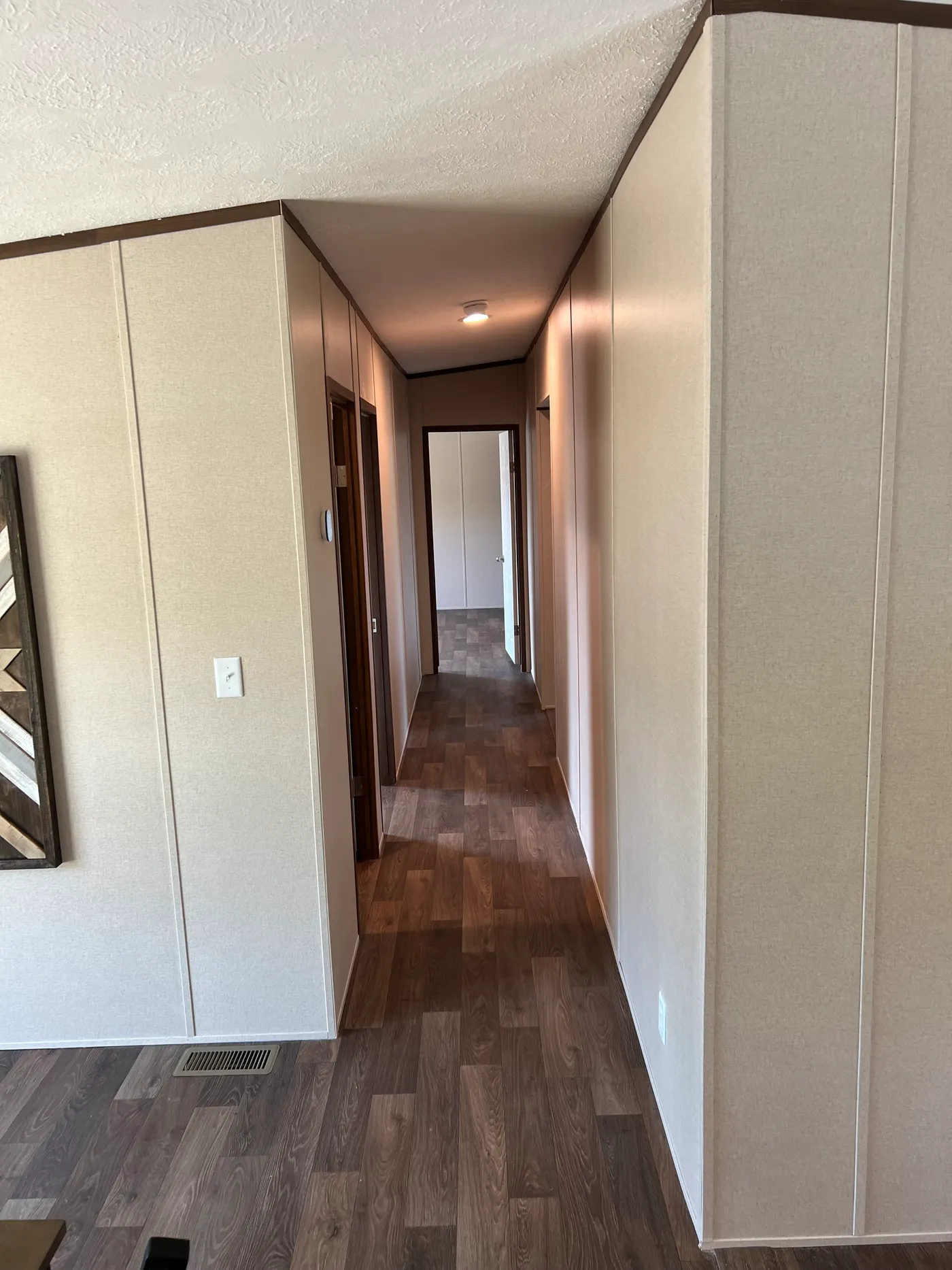 Hall to the four Secondary Rooms 