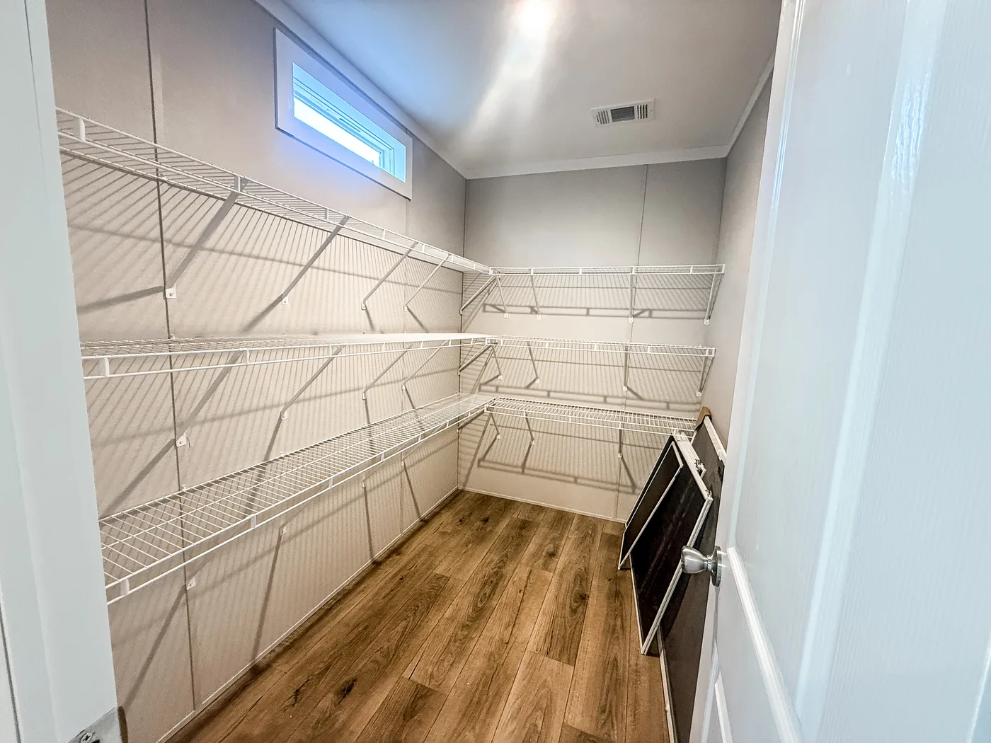 WALK IN PANTRY