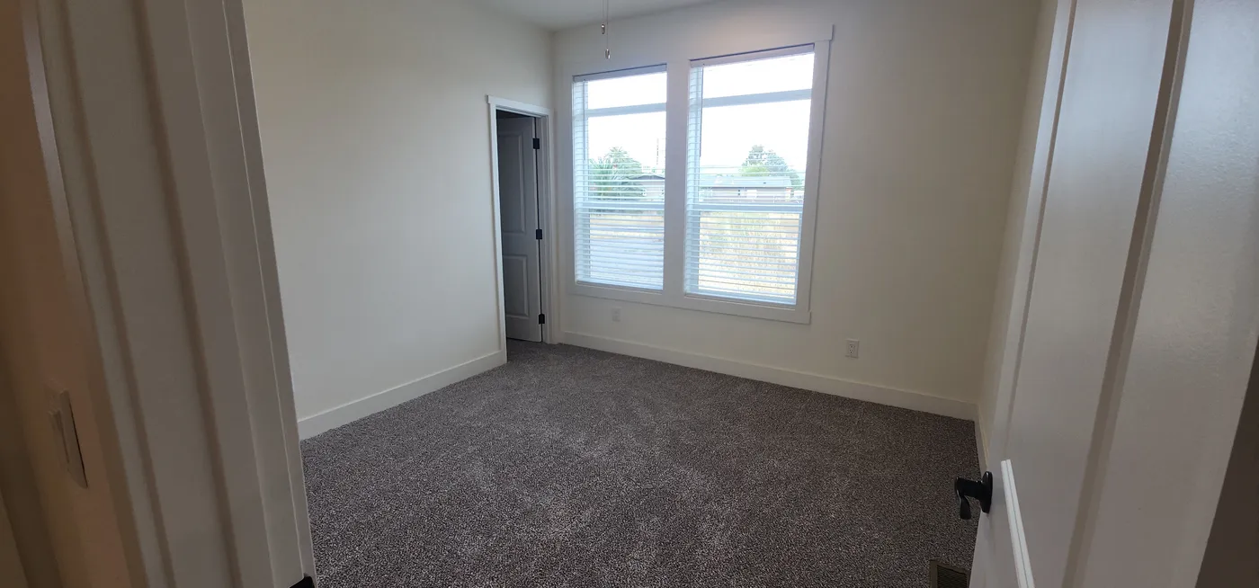Guest bedroom 2