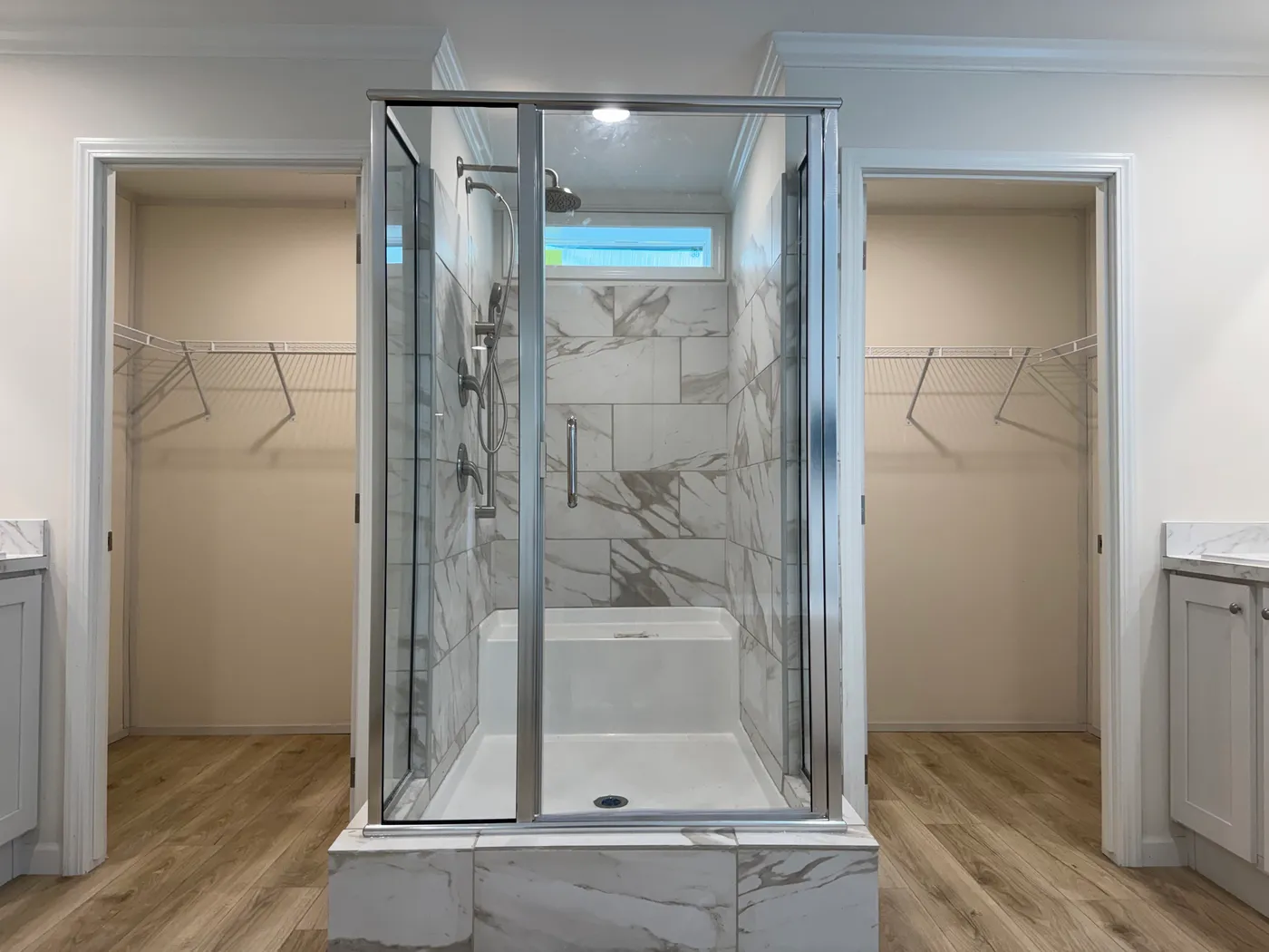 Large shower and tub!