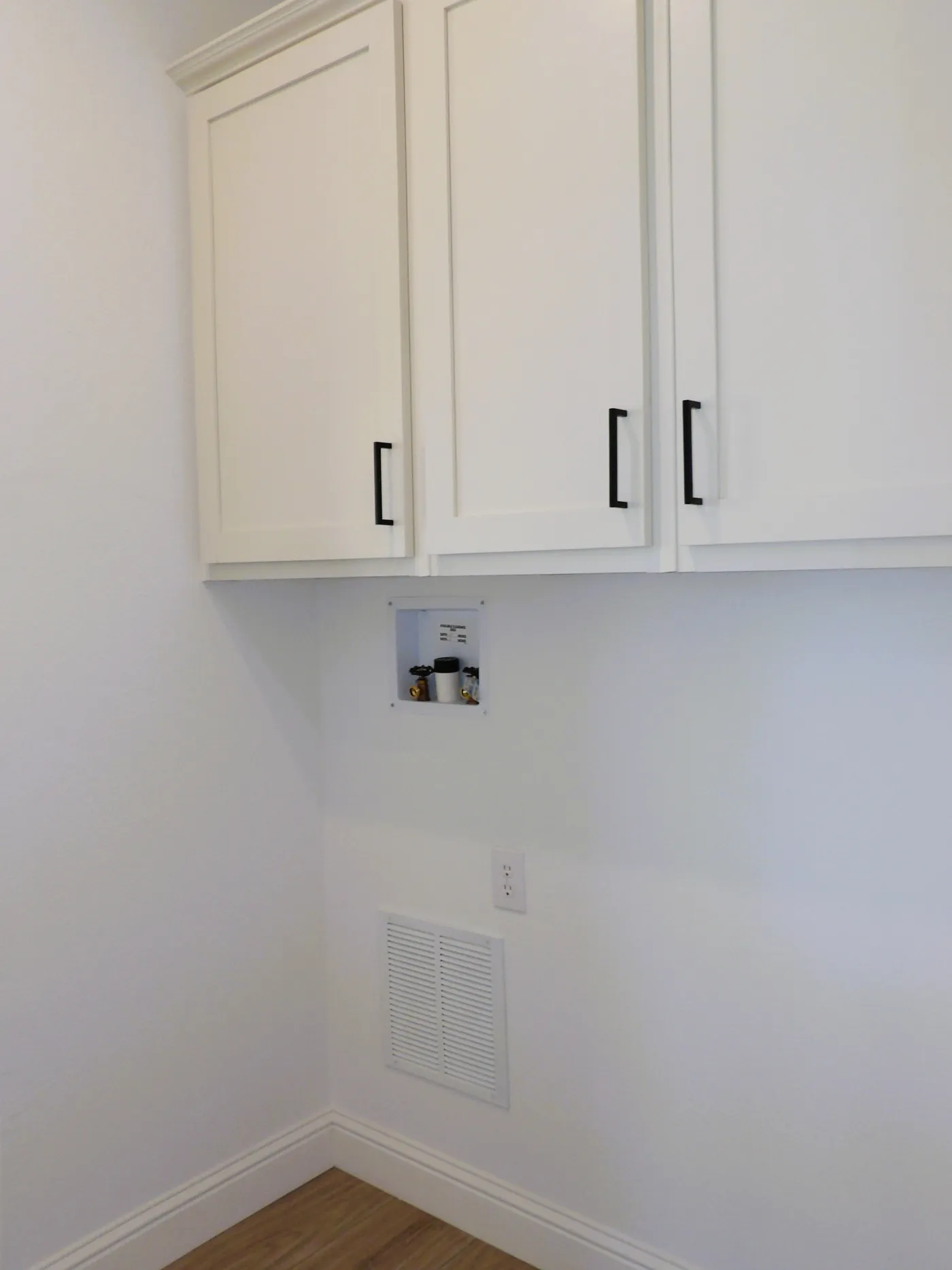  Laundry Room w/Cabinets