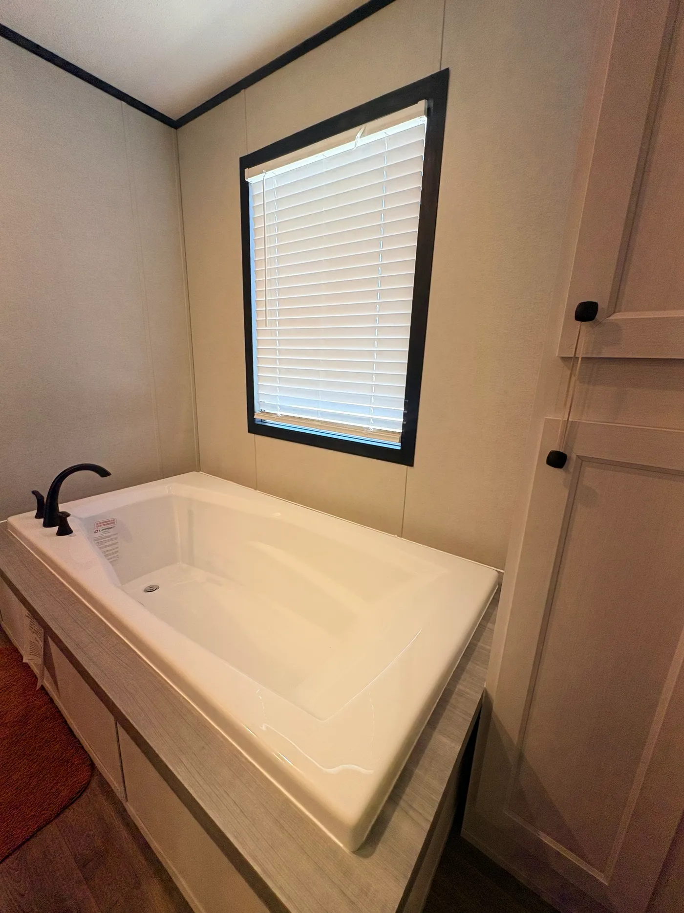 Large Spa Tub