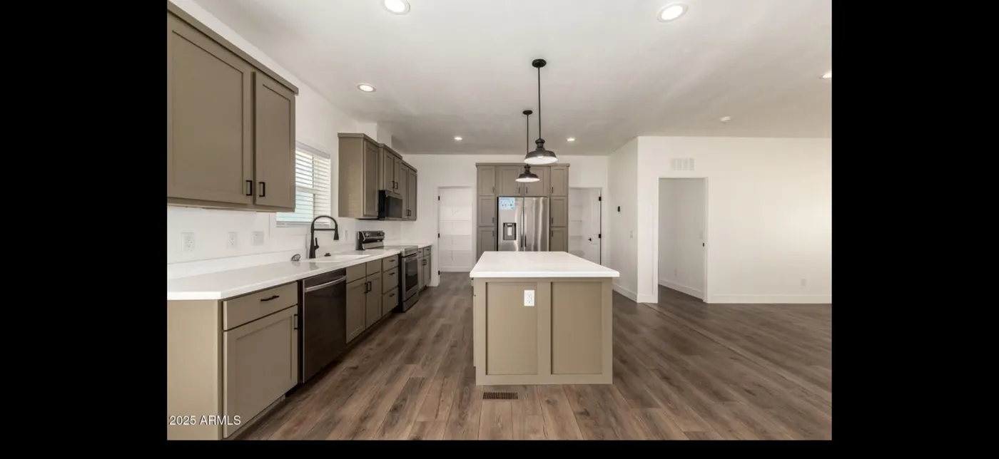 Lots of cabinet storage and cooking space!