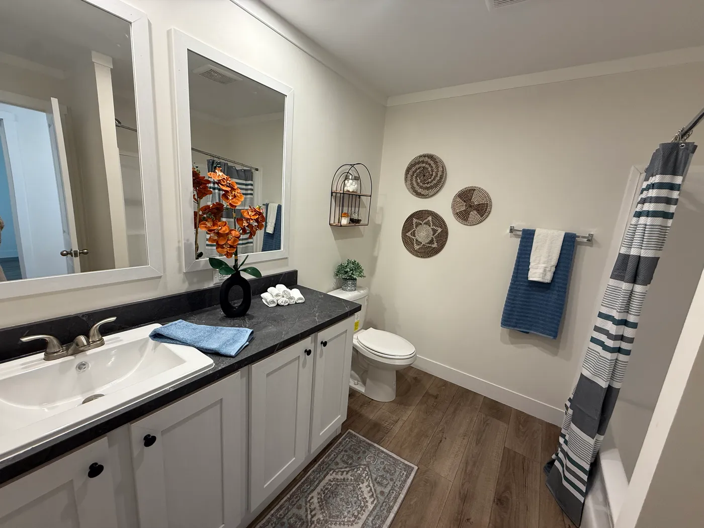 Optional 2nd sink available