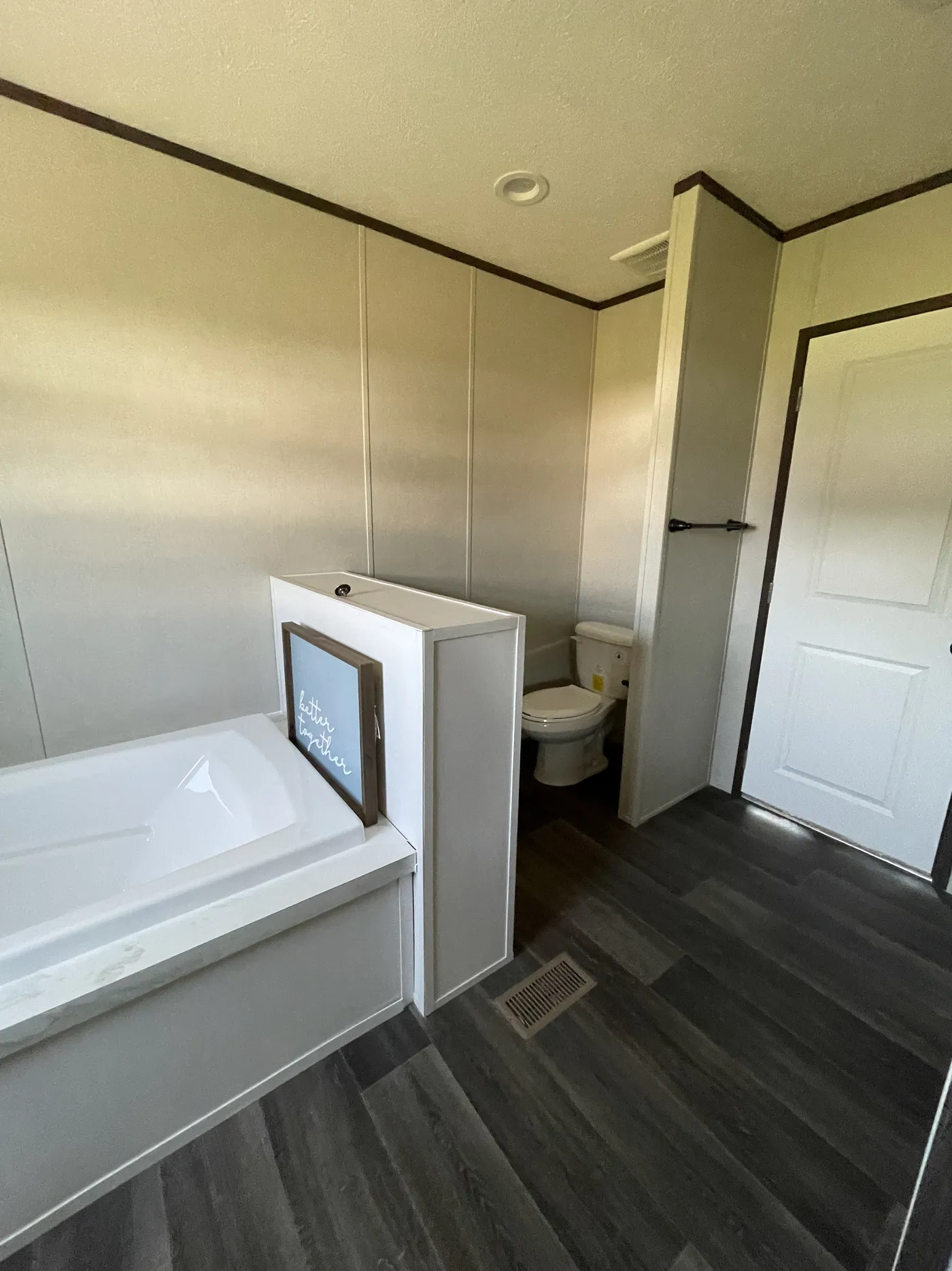 Primary Bath Toilet/Tub View