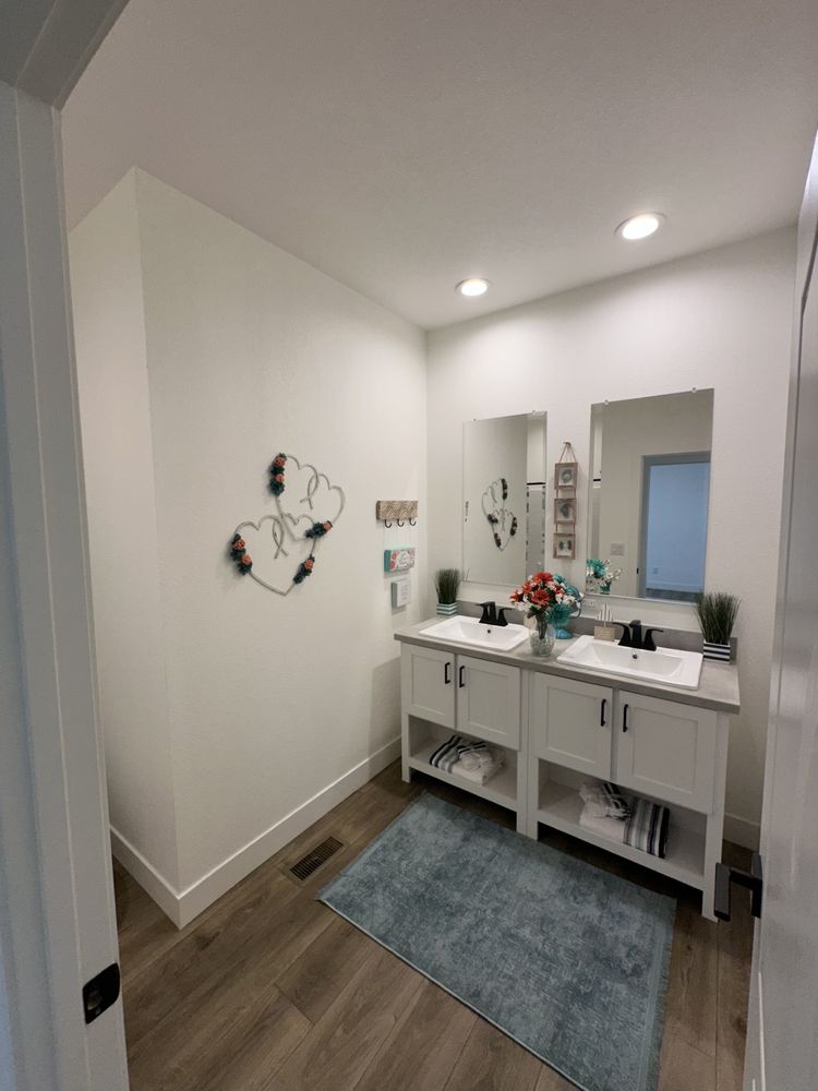 Larger guest bath with double vanity