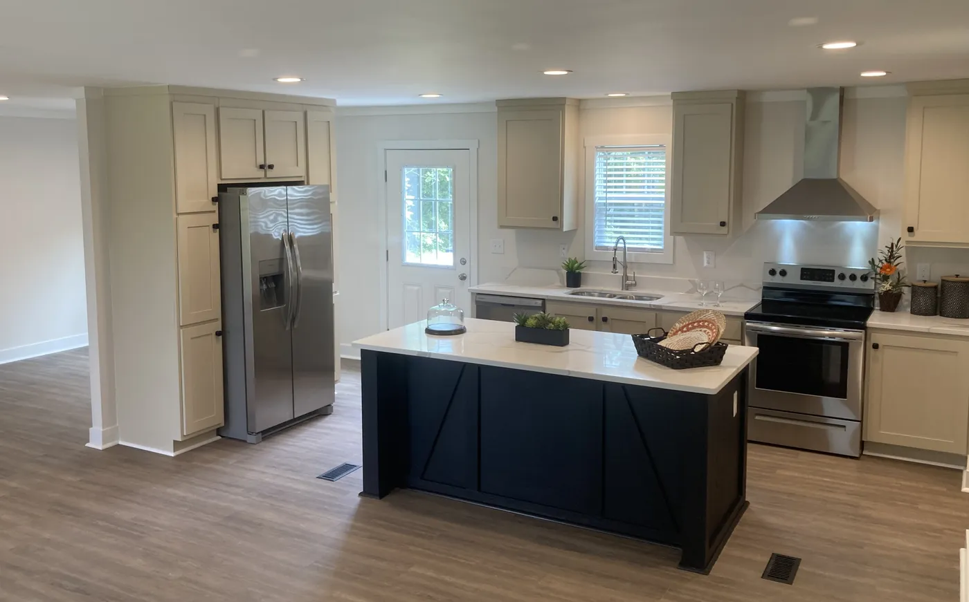 Kitchen & Dining Room
