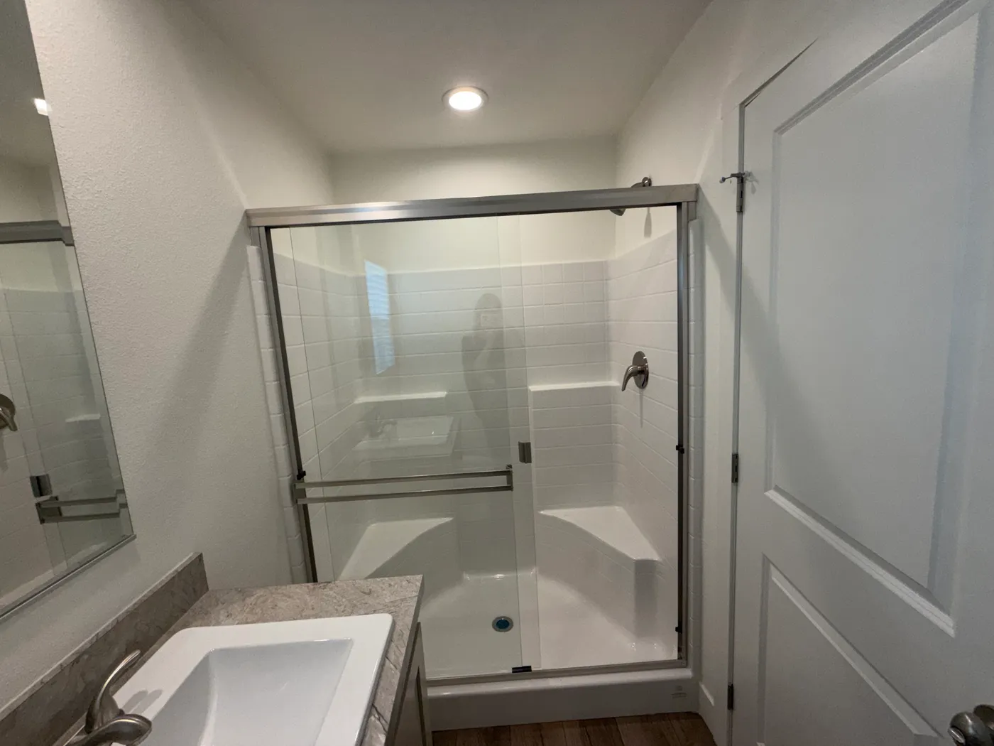 Primary/Guest Bathroom