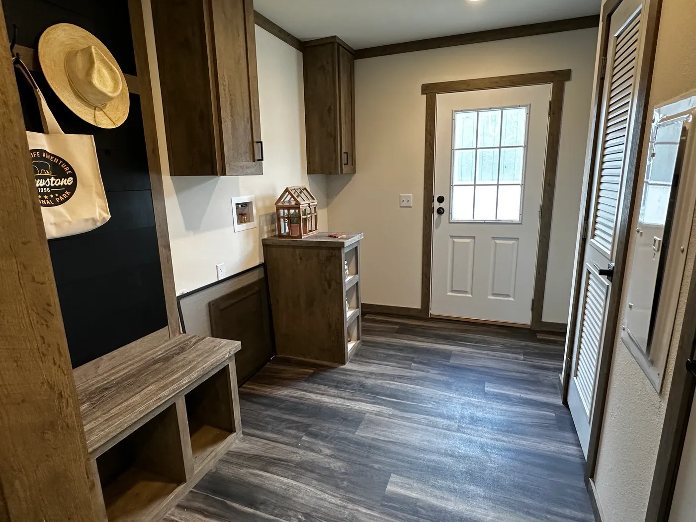 Home on Sale! Tape and Textured, built in fireplace, Quartz Island, Walk in Pantry, Mud Room