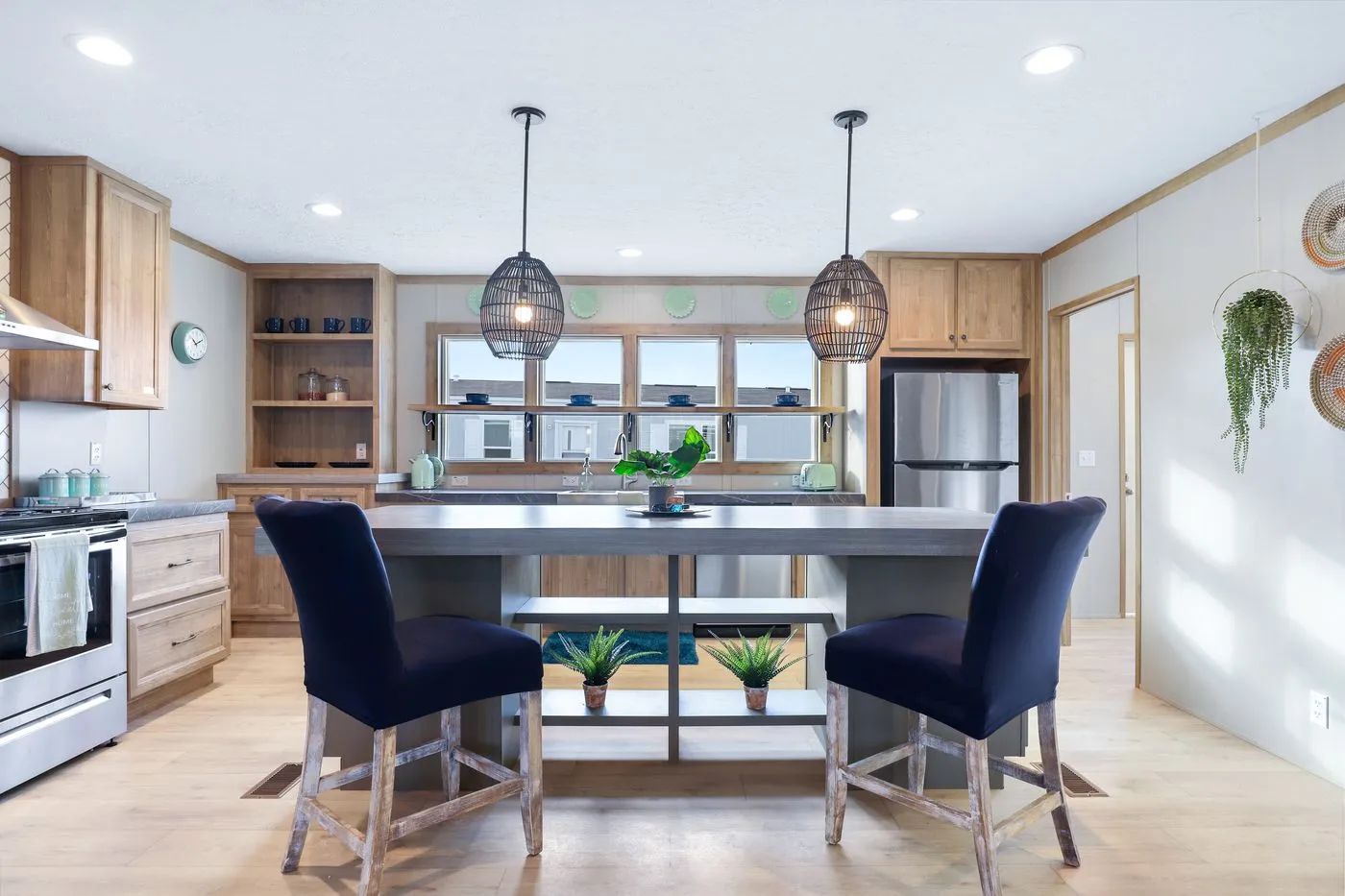 Massive chefs kitchen, Pot drawers galore!!!Truly a stunner!