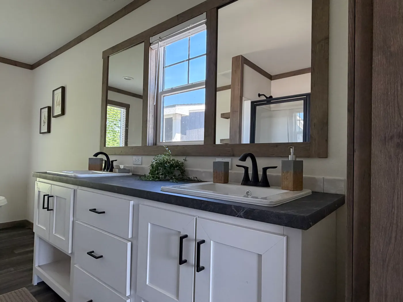 GORGEOUS Primary Bath Sink