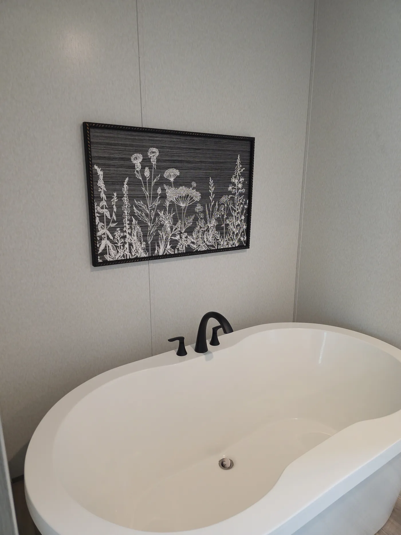 Big soaker tub. 