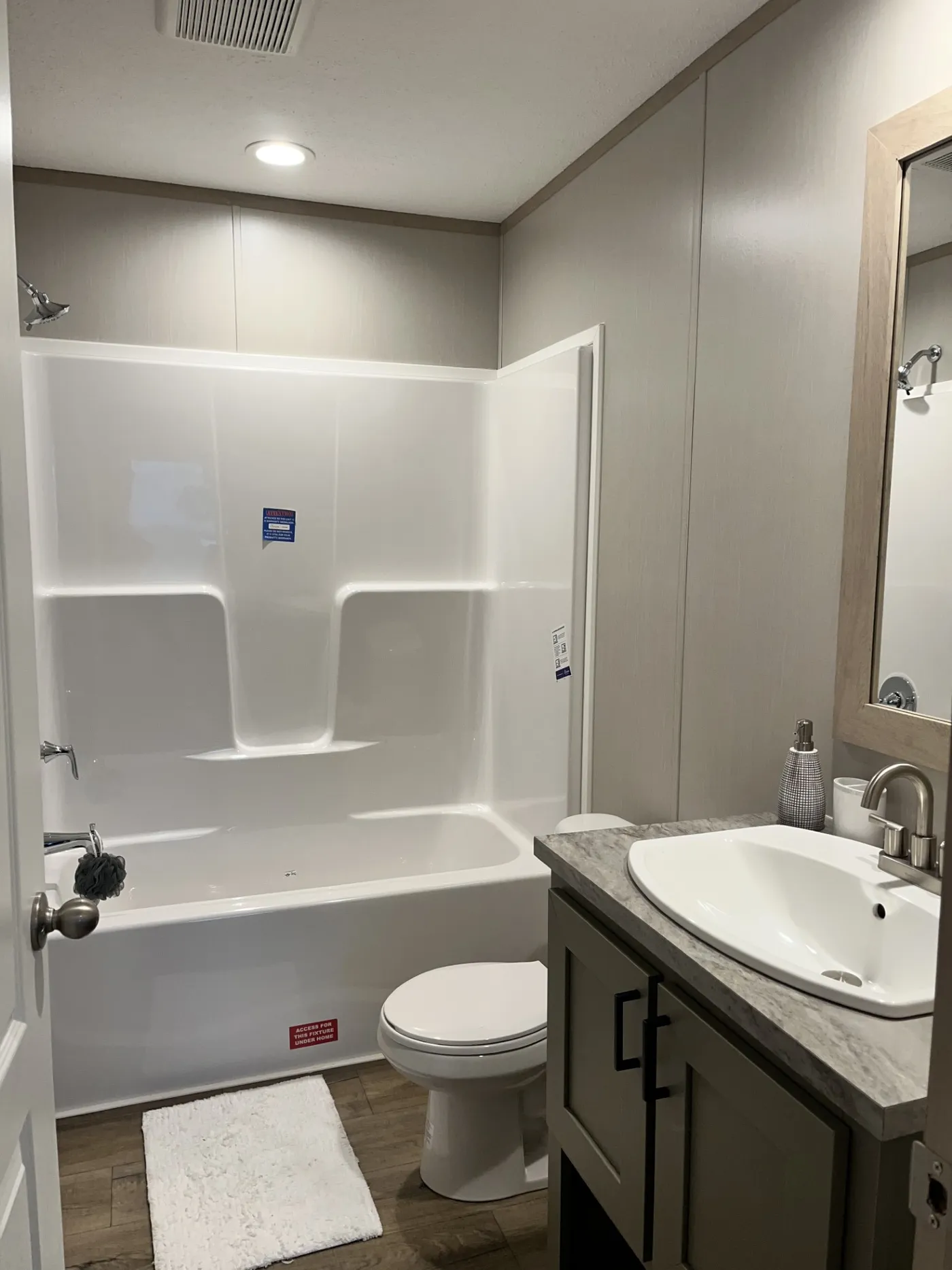 guest bathroom 