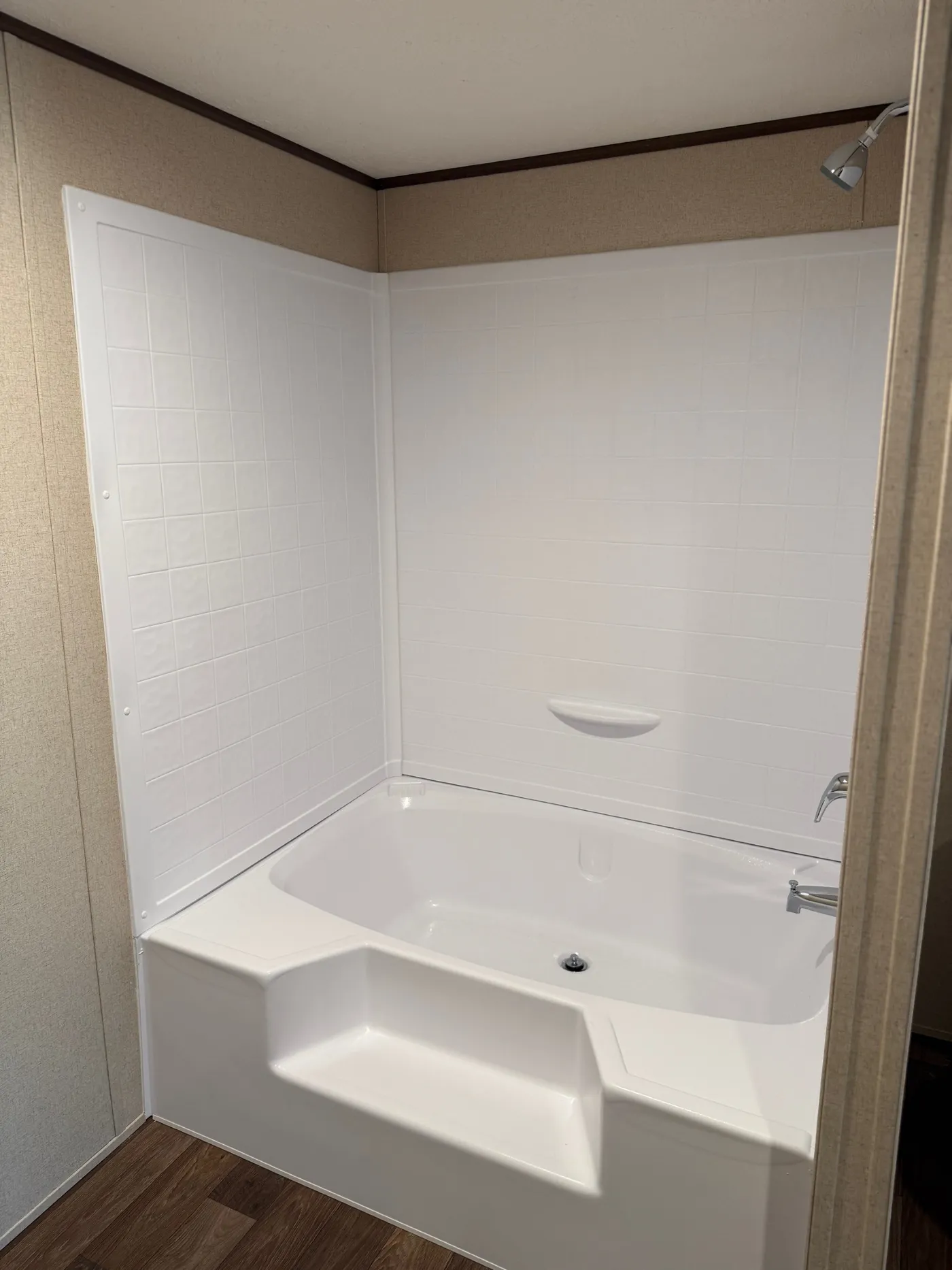 Full bath with garden tub/shower combo