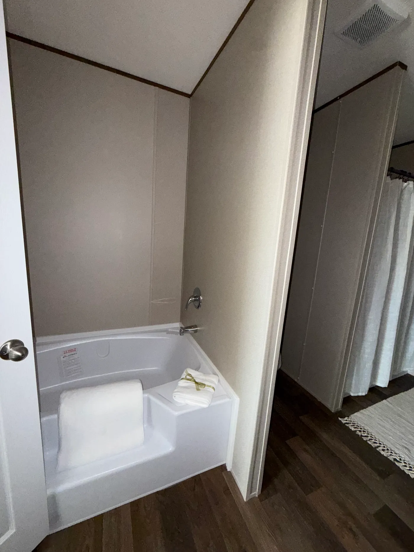 Soaker Tub 