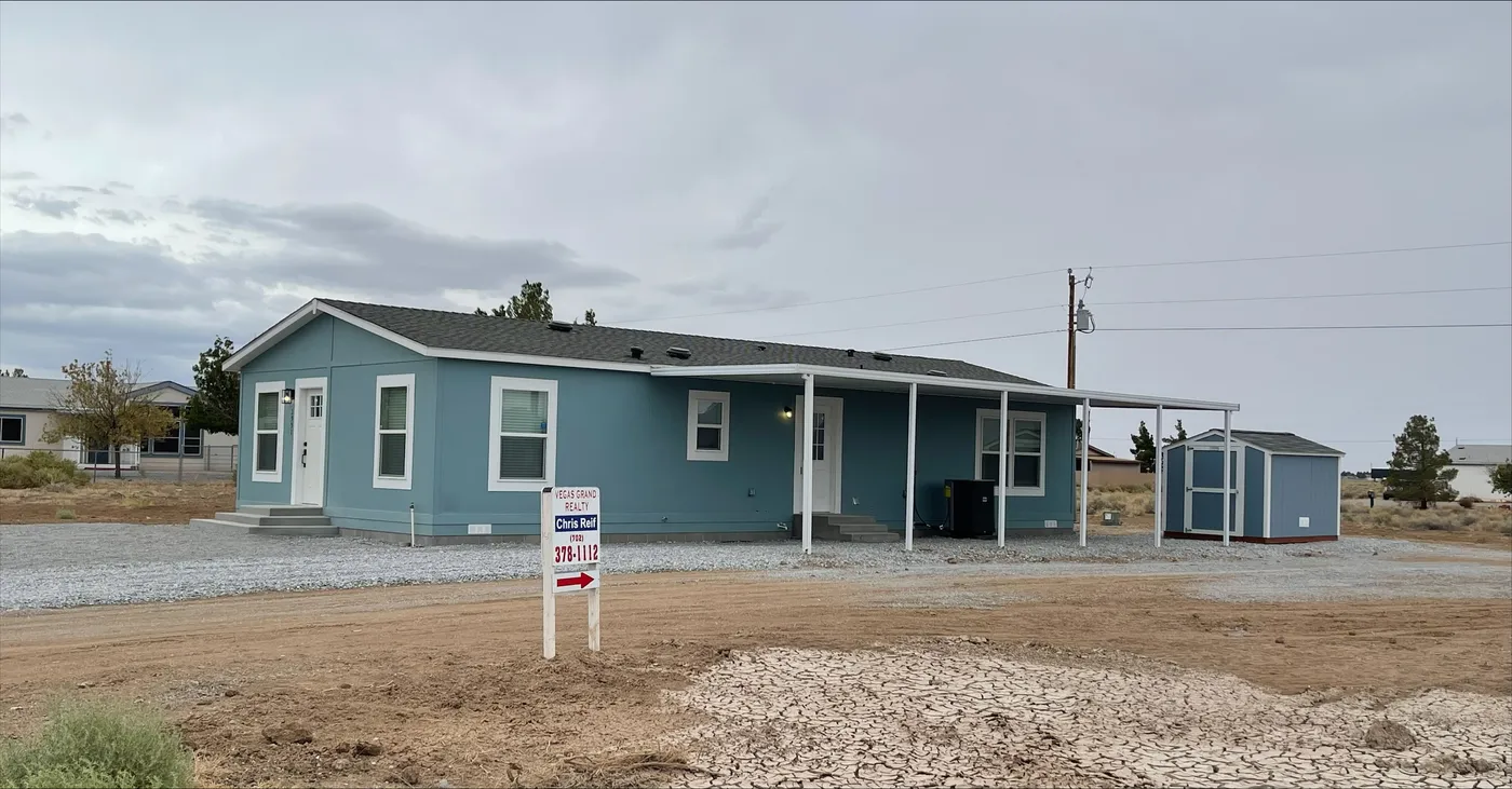 Ready to Move In! In Pahrump! 3 bedrooms and 2 bathrooms! Only $269,900!!