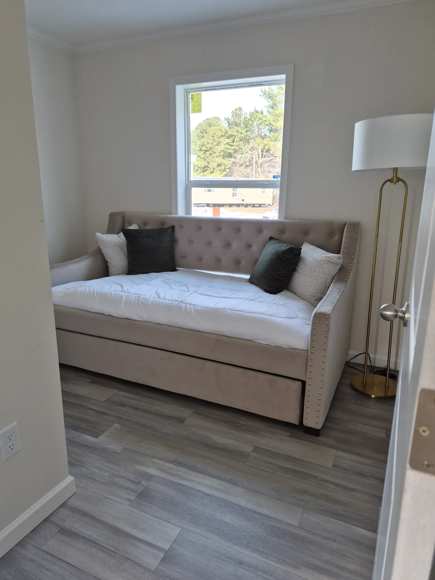 may also be used as 4th bedroom